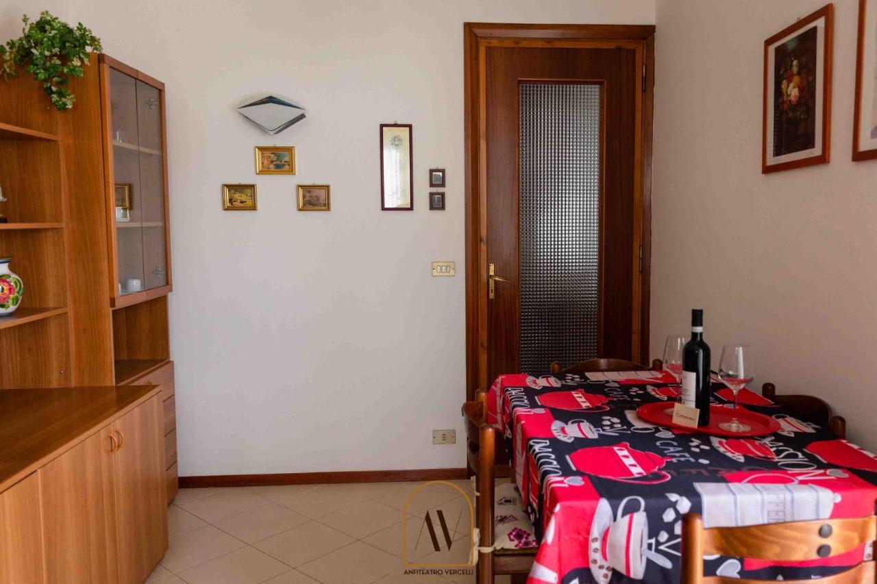 Ferienwohnung L'Anfiteatro Vercelli Exterior foto